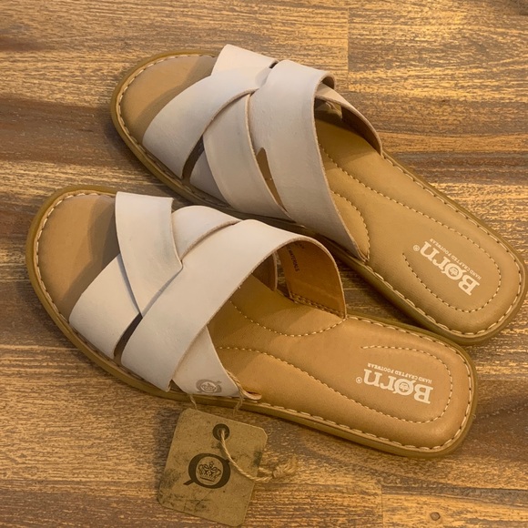 NWT Born “Ilana” Women's Cream Leather Sandals Slides size 8 - Picture 1 of 6